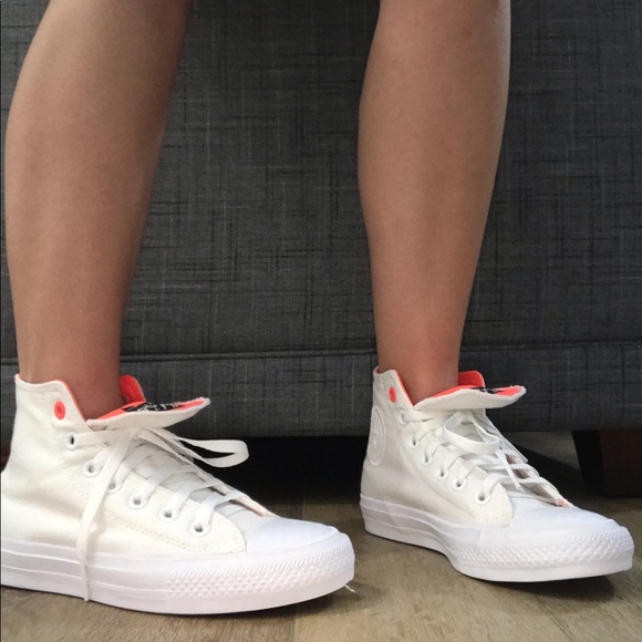 Converse Shoes - White High Top Chuck Taylor Converse Size 7